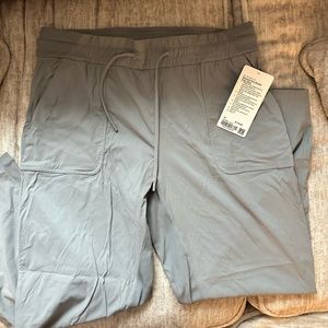 Beyond the studio pant slim